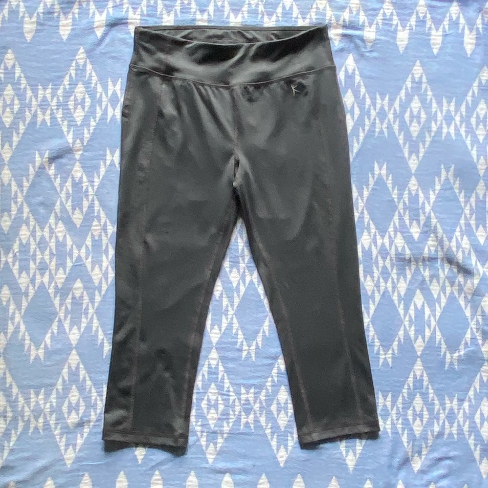 Women’s Danskin Now Capri Yoga Pants